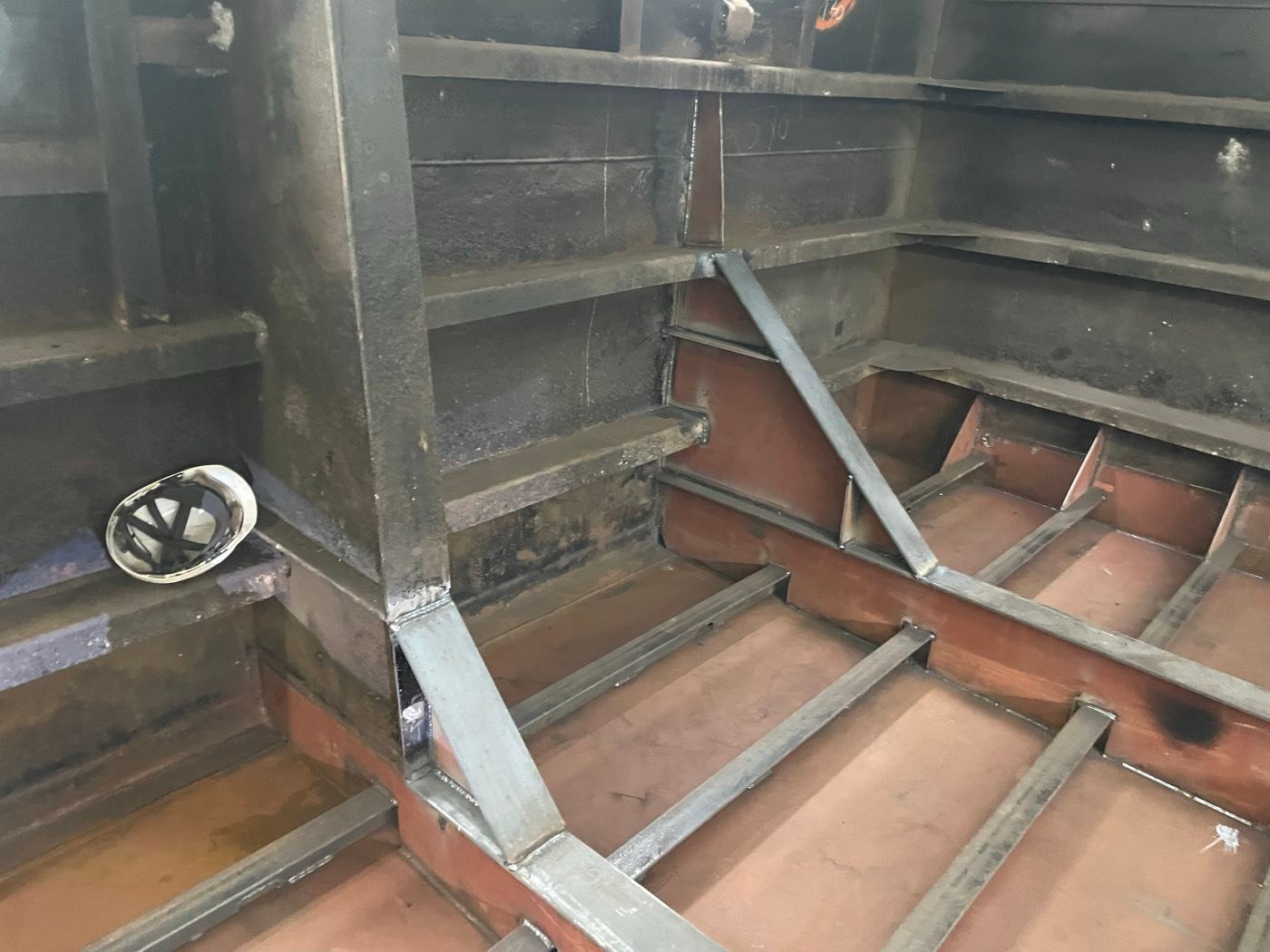 Structure interne d'une coque de bateau lors d'un contrôle